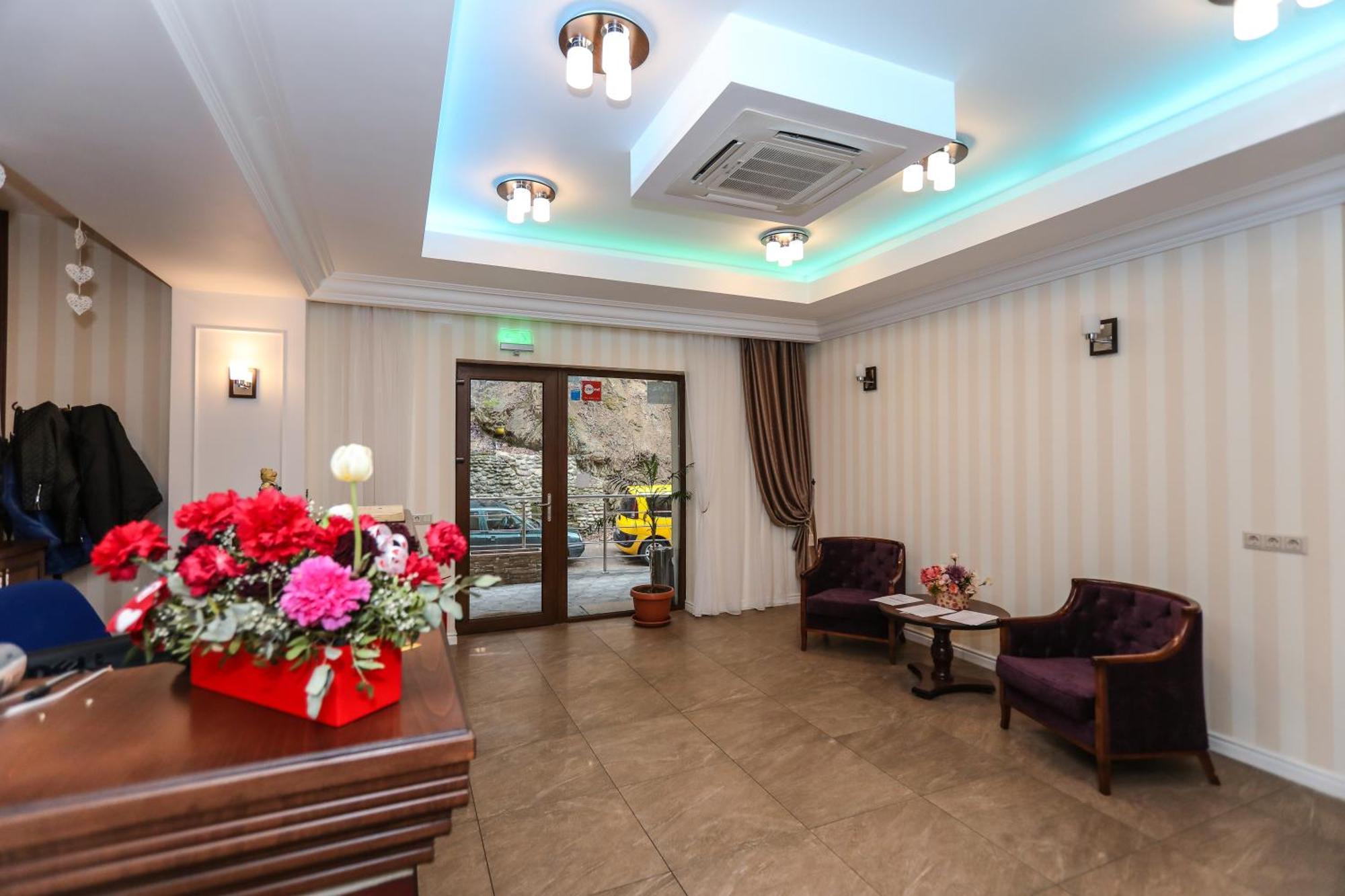 Hotel Holiday Maria Băile Herculane Buitenkant foto
