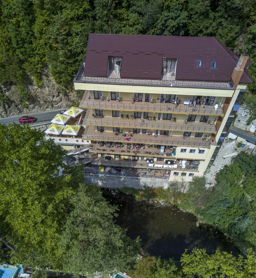 Hotel Holiday Maria Băile Herculane Buitenkant foto