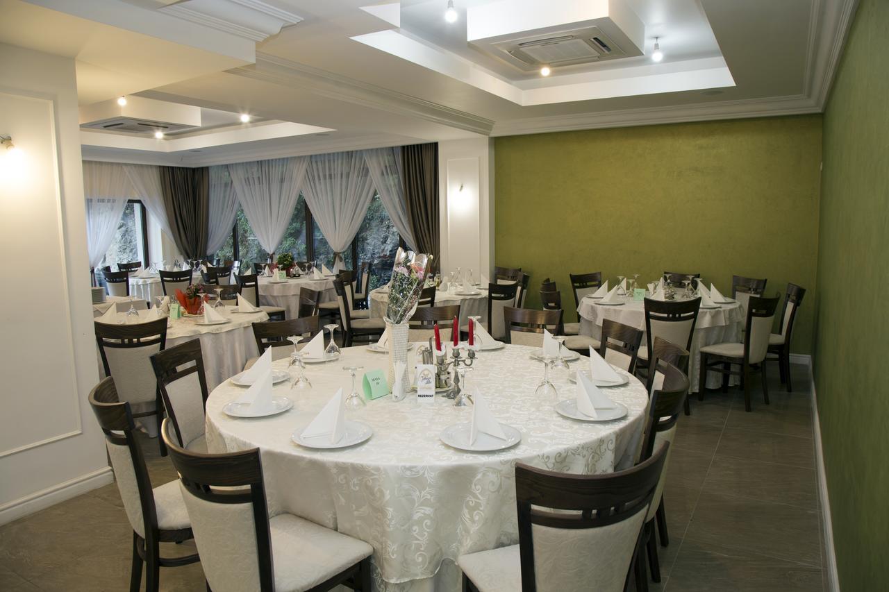 Hotel Holiday Maria Băile Herculane Buitenkant foto