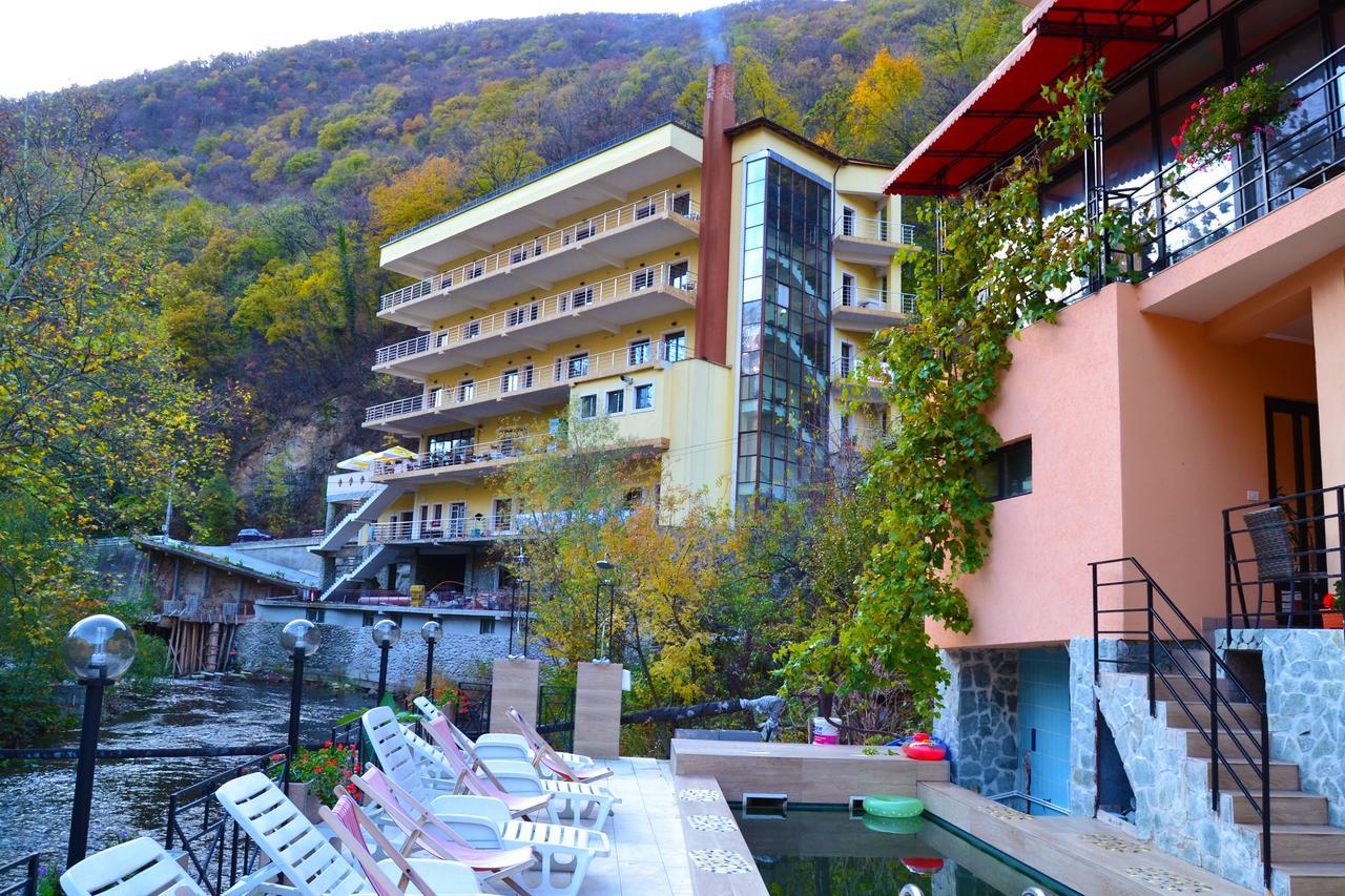 Hotel Holiday Maria Băile Herculane Buitenkant foto