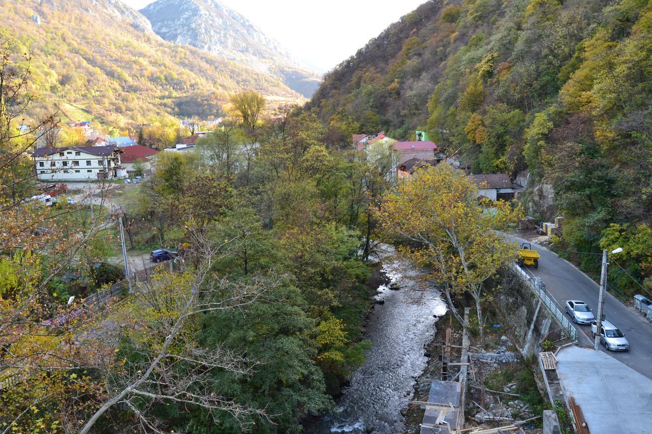 Hotel Holiday Maria Băile Herculane Buitenkant foto