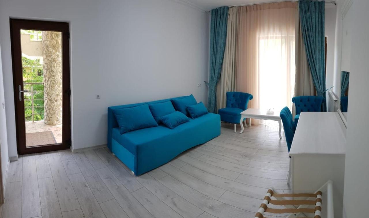 Hotel Holiday Maria Băile Herculane Buitenkant foto